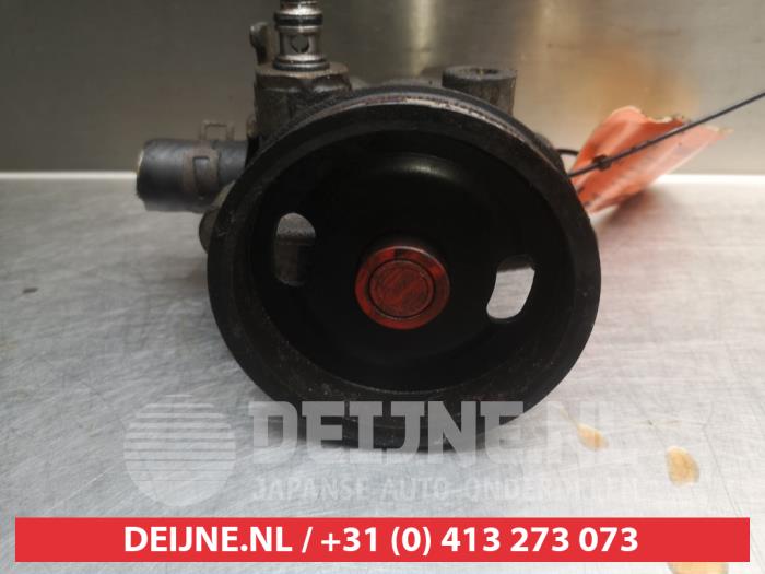 Usagé Pompe de direction Mitsubishi Galant Prix € 25,00 Règlement à la marge proposé par V.Deijne Jap.Auto-onderdelen BV