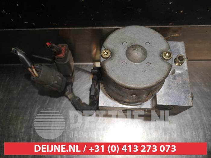 Begagnade ABS-pump Mazda MX-5 (NB18/35/8C) 1.6i 16V Pris € 50,00 Marginaltabell erbjuds av V.Deijne Jap.Auto-onderdelen BV