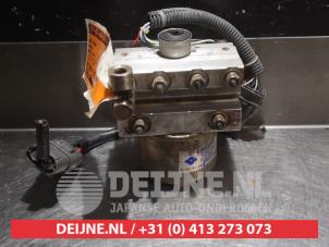 Usagé Pompe ABS Mazda Demio (DW) 1.3 16V Prix € 50,00 Règlement à la marge proposé par V.Deijne Jap.Auto-onderdelen BV