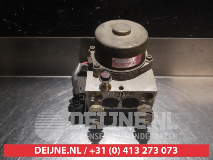 Używane Pompa ABS Mitsubishi Galant Wagon (EA/EC) 2.0 16V Cena € 25,00 Procedura marży oferowane przez V.Deijne Jap.Auto-onderdelen BV