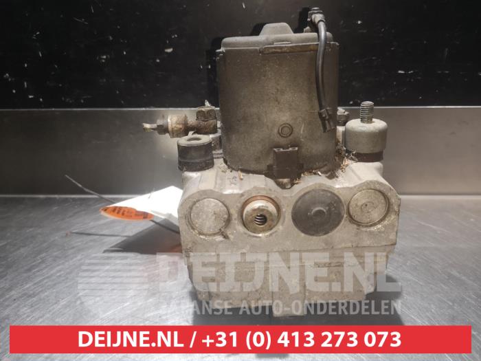 Usagé Bloc ABS Mazda MPV (LV12/52) 2.5 TD LX,GLX 12V Prix € 35,00 Règlement à la marge proposé par V.Deijne Jap.Auto-onderdelen BV