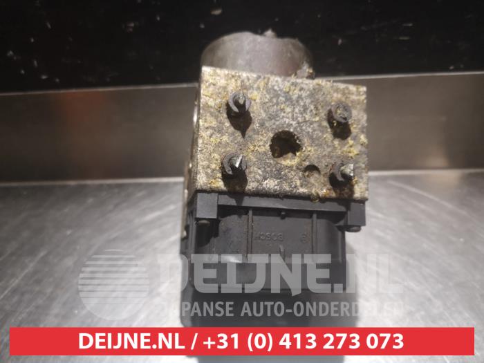 Usagé Bloc ABS Mazda MPV (LV12/52) 2.5 TD LX,GLX 12V Prix € 35,00 Règlement à la marge proposé par V.Deijne Jap.Auto-onderdelen BV