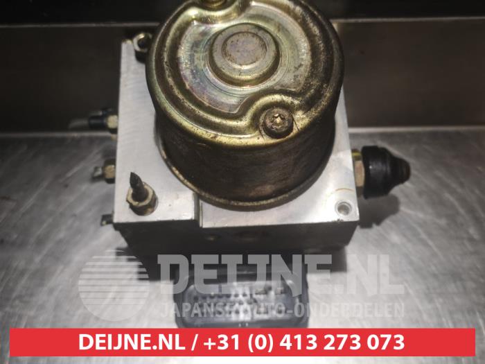 Pompa ABS z Mazda Premacy 2.0 DiTD 16V Comfort 2000