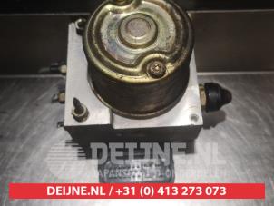 Pompa ABS z Mazda Premacy 2.0 DiTD 16V Comfort 2000