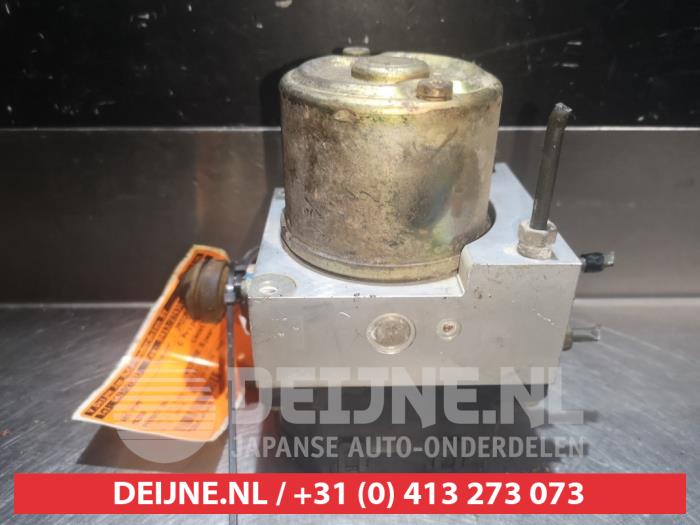 Usagé Bloc ABS Mazda Premacy 2.0 DiTD 16V Prix € 50,00 Règlement à la marge proposé par V.Deijne Jap.Auto-onderdelen BV