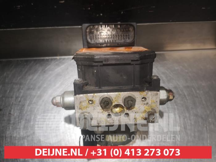 Begagnade ABS-pump Mazda RX-8 (SE17) 1.3 Renesis Pris € 50,00 Marginaltabell erbjuds av V.Deijne Jap.Auto-onderdelen BV