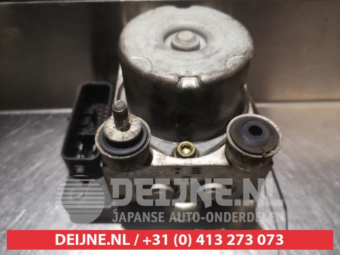 Usagé Bloc ABS Mitsubishi Lancer (CS/CT) 1.6 16V Prix € 75,00 Règlement à la marge proposé par V.Deijne Jap.Auto-onderdelen BV