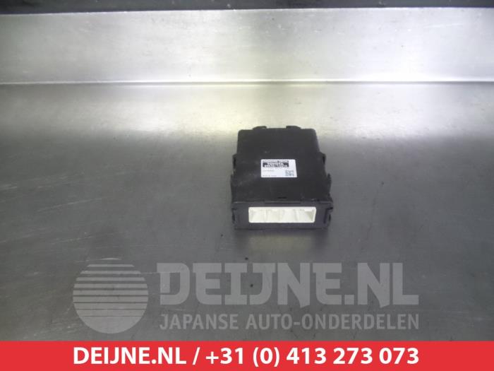 Used Automatic gearbox computer Toyota Auris (E18) 1.8 16V Hybrid Price € 40,00 Margin scheme offered by V.Deijne Jap.Auto-onderdelen BV