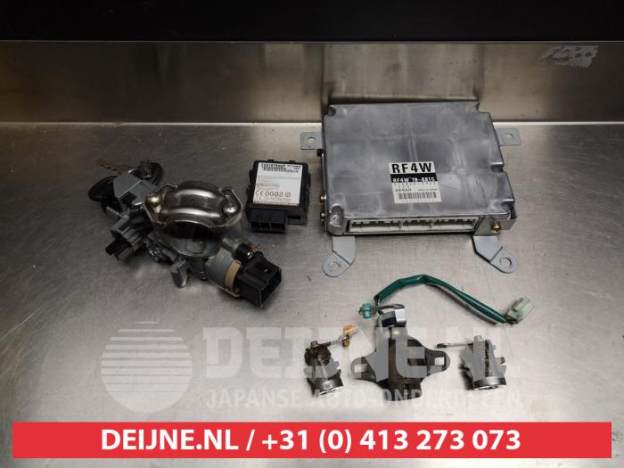 Używane Stacyjka + Kluczyk Mazda Premacy 2.0 DiTD 16V Cena € 100,00 Procedura marży oferowane przez V.Deijne Jap.Auto-onderdelen BV