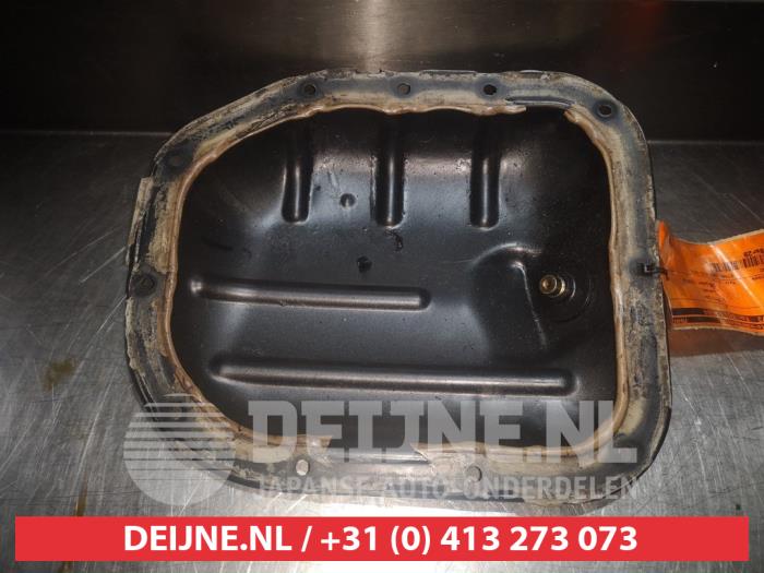 Used Sump Toyota Yaris (P1) 1.4 D-4D Price € 50,00 Margin scheme offered by V.Deijne Jap.Auto-onderdelen BV
