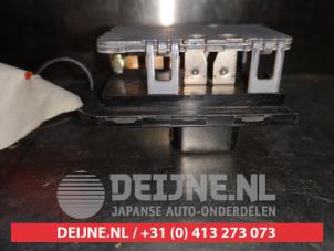 Used Heater resistor Toyota Hi-lux IV 2.5 D4-D 16V 4x4 Price on request offered by V.Deijne Jap.Auto-onderdelen BV