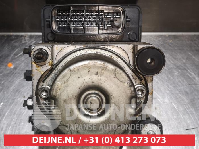 Begagnade ABS-pump Daihatsu Trevis 1.0 12V DVVT Pris € 25,00 Marginaltabell erbjuds av V.Deijne Jap.Auto-onderdelen BV