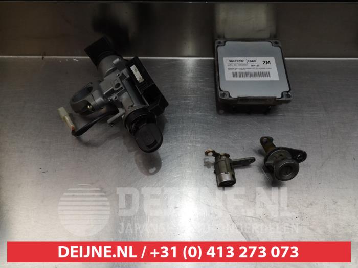 Used Engine management computer Chevrolet Nubira Wagon (J100) 1.8 16V Price € 75,00 Margin scheme offered by V.Deijne Jap.Auto-onderdelen BV
