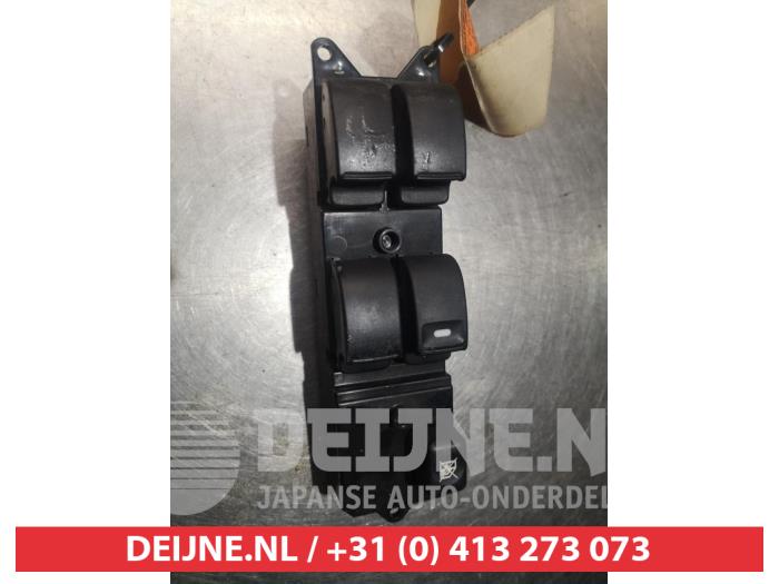 Używane Przelacznik combi okienny Mitsubishi Lancer (CS/CT) 1.6 16V Cena € 30,00 Procedura marży oferowane przez V.Deijne Jap.Auto-onderdelen BV