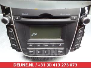 Używane Radio Hyundai i30 (GDHB5) 1.6 CRDi Blue Drive 16V VGT Cena € 75,00 Procedura marży oferowane przez V.Deijne Jap.Auto-onderdelen BV