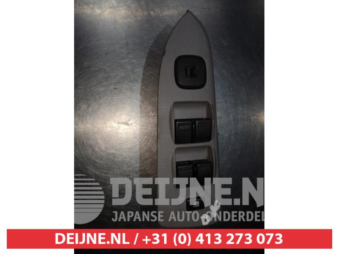 Usados Interruptor combinado de ventanillas Mazda Premacy 1.8 16V Precio € 20,00 Norma de margen ofrecido por V.Deijne Jap.Auto-onderdelen BV