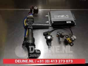 Used Set of cylinder locks (complete) Hyundai Coupe 2.0i 16V CVVT Price on request offered by V.Deijne Jap.Auto-onderdelen BV