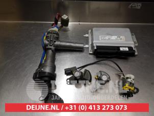 Usagé Calculateur moteur Hyundai Coupe 2.0i 16V CVVT Prix € 150,00 Règlement à la marge proposé par V.Deijne Jap.Auto-onderdelen BV