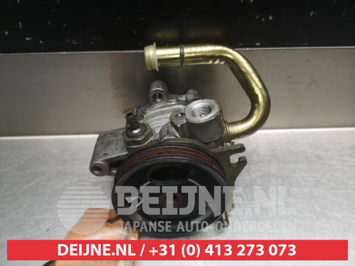 Usagé Pompe de direction Daihatsu Cuore (L251/271/276) 1.0 12V Prix € 25,00 Règlement à la marge proposé par V.Deijne Jap.Auto-onderdelen BV