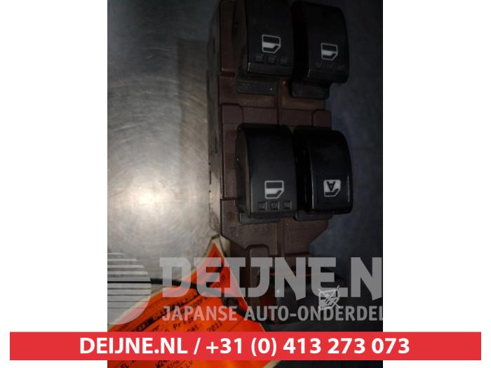 Usados Interruptor combinado de ventanillas Subaru Justy (M3) 1.0 12V DVVT Precio € 50,00 Norma de margen ofrecido por V.Deijne Jap.Auto-onderdelen BV