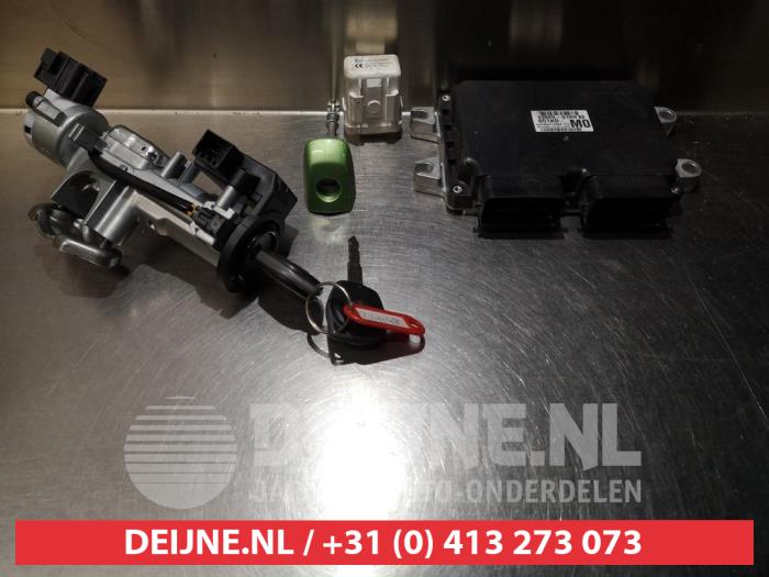 Used Engine management computer Suzuki Splash 1.0 12V Price € 125,00 Margin scheme offered by V.Deijne Jap.Auto-onderdelen BV