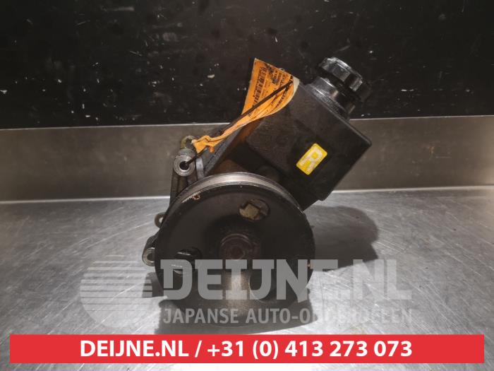 Usagé Pompe de direction Ssang Yong Kyron 2.0 M 200 Xdi 16V 4x2 Prix € 35,00 Règlement à la marge proposé par V.Deijne Jap.Auto-onderdelen BV