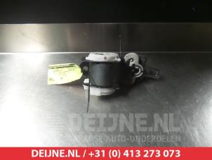 Usados Cinturón de seguridad derecha detrás Mitsubishi L-200 2.5 DI-D 4x4 Precio € 35,00 Norma de margen ofrecido por V.Deijne Jap.Auto-onderdelen BV
