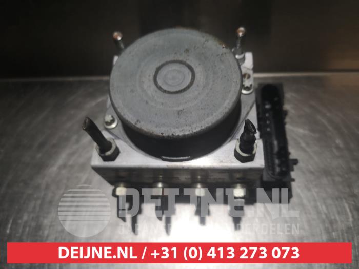 Begagnade ABS-pump Mazda MX-5 (NC) 1.8i 16V Pris € 150,00 Marginaltabell erbjuds av V.Deijne Jap.Auto-onderdelen BV