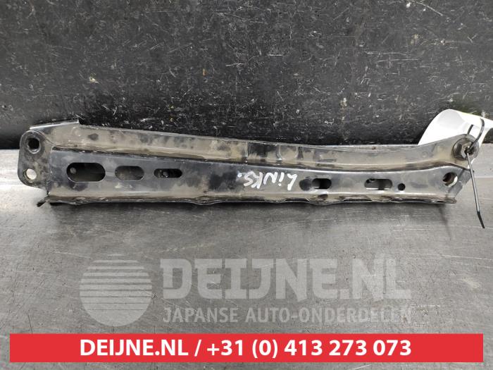 Begagnade Underram Toyota Auris (E18) 1.8 16V Hybrid Pris € 50,00 Marginaltabell erbjuds av V.Deijne Jap.Auto-onderdelen BV