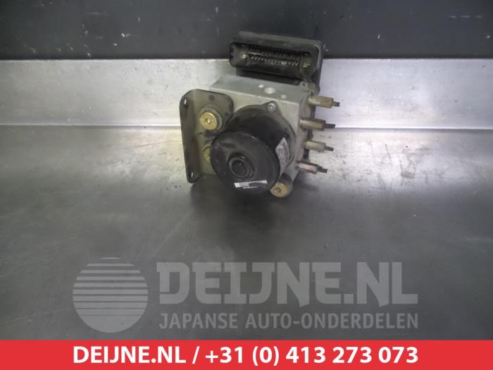 Begagnade ABS-pump Ssang Yong Kyron 2.0 M 200 Xdi 16V 4x2 Pris € 35,00 Marginaltabell erbjuds av V.Deijne Jap.Auto-onderdelen BV
