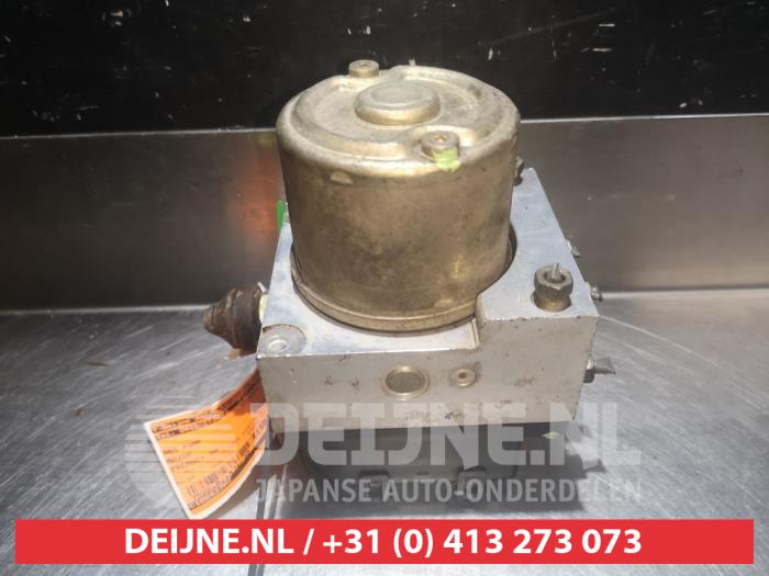 Begagnade ABS-pump Mazda Premacy 1.8 16V Exclusive HP Pris € 50,00 Marginaltabell erbjuds av V.Deijne Jap.Auto-onderdelen BV