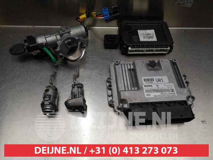 Used Engine management computer Kia Carens III (FG) 1.6 CRDi 16V Price € 125,00 Margin scheme offered by V.Deijne Jap.Auto-onderdelen BV