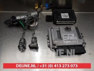 Usagé Ordinateur gestion moteur Kia Carens III (FG) 1.6 CRDi 16V Prix sur demande proposé par V.Deijne Jap.Auto-onderdelen BV
