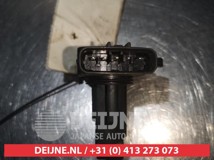 Luftmengenmesser van een Toyota Land Cruiser 90 (J9) 3.0 D-4D 16V 2001