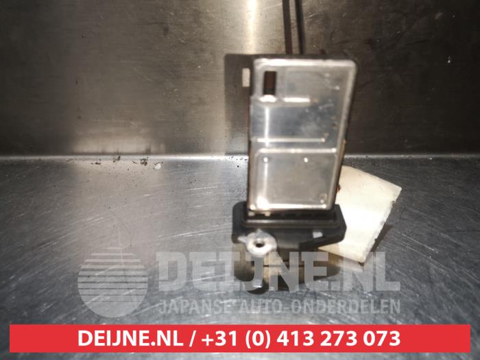 Begagnade Luftflödesmätare Nissan Qashqai (J10) 2.0 16V Pris € 15,00 Marginaltabell erbjuds av V.Deijne Jap.Auto-onderdelen BV