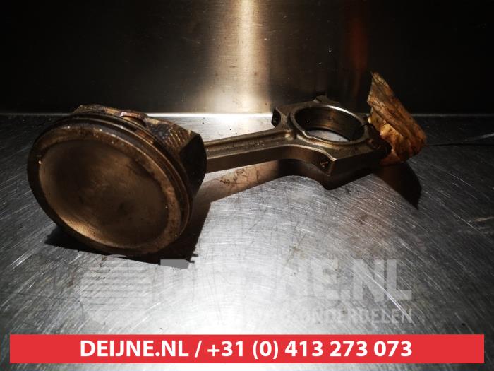Usagé Piston Mazda MPV (LW19/69) 2.3 16V Prix € 50,00 Règlement à la marge proposé par V.Deijne Jap.Auto-onderdelen BV