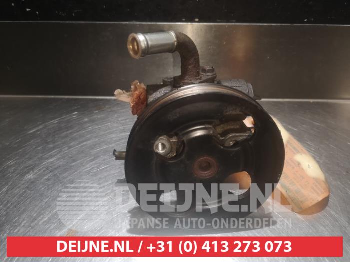 Usagé Pompe direction assistée Suzuki Grand Vitara II (JT) 1.6 16V Prix € 35,00 Règlement à la marge proposé par V.Deijne Jap.Auto-onderdelen BV