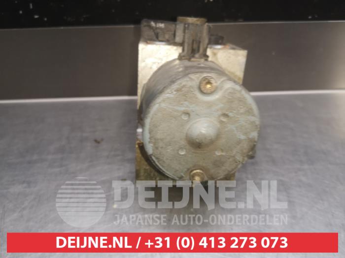 Gebrauchte ABS Pumpe Nissan Terrano II (R20/TR50) 2.7 TDi Preis € 25,00 Margenregelung angeboten von V.Deijne Jap.Auto-onderdelen BV