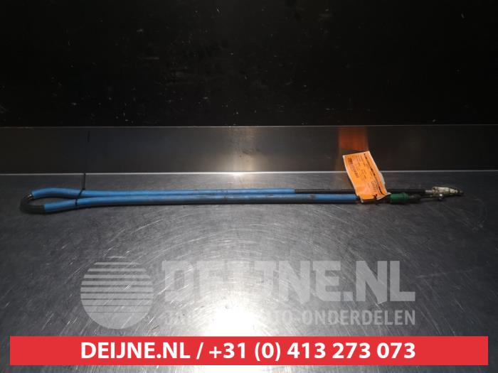 Usagé Câble frein à main Nissan Primastar 2.0 dCi 120 Prix € 35,00 Règlement à la marge proposé par V.Deijne Jap.Auto-onderdelen BV