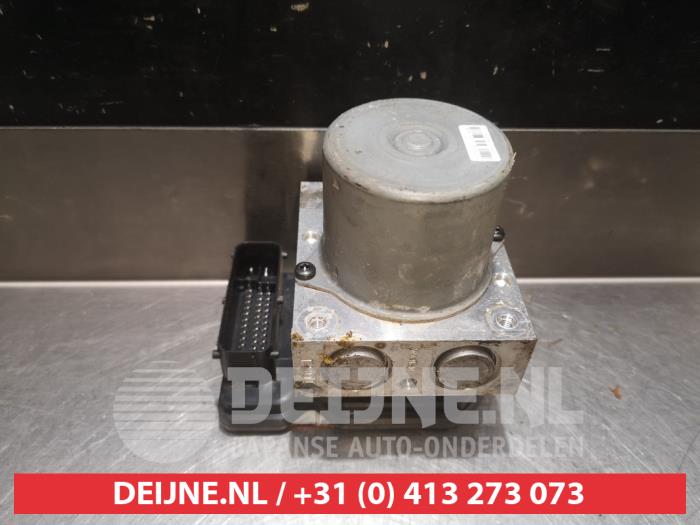 Begagnade ABS-pump Hyundai i40 CW (VFC) 1.7 CRDi 16V Pris € 150,00 Marginaltabell erbjuds av V.Deijne Jap.Auto-onderdelen BV