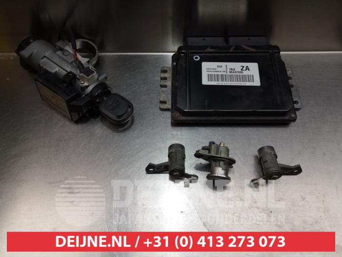 Used Engine management computer Chevrolet Nubira Wagon (J100) 1.6 16V Price € 75,00 Margin scheme offered by V.Deijne Jap.Auto-onderdelen BV