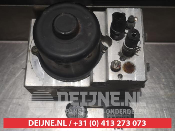 Used ABS pump Lexus IS (E1) 200 2.0 24V Price € 100,00 Margin scheme offered by V.Deijne Jap.Auto-onderdelen BV