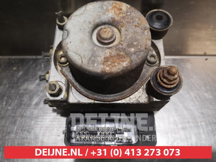 Used ABS pump Mazda 323 Fastbreak (BJ14) 2.0 DiTD 16V Price € 35,00 Margin scheme offered by V.Deijne Jap.Auto-onderdelen BV