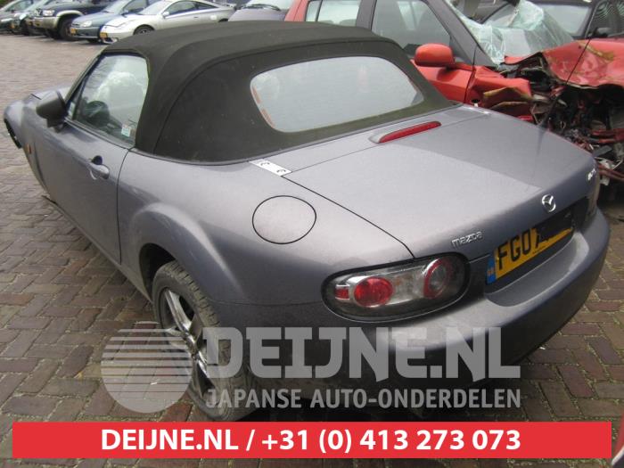 Używane Tylna klapa Mazda MX-5 (NC) 1.8i 16V Cena € 150,00 Procedura marży oferowane przez V.Deijne Jap.Auto-onderdelen BV