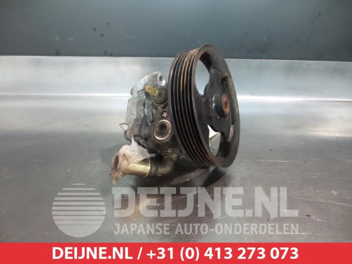 Usagé Pompe de direction Mazda 3 Sport (BK) 1.6i 16V Prix € 35,00 Règlement à la marge proposé par V.Deijne Jap.Auto-onderdelen BV