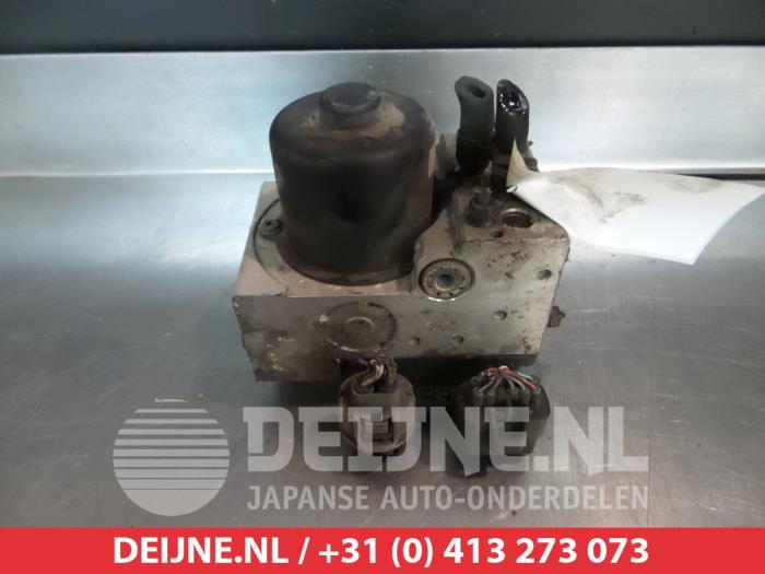 Używane Pompa ABS Lexus IS (E1) 200 2.0 24V Cena € 100,00 Procedura marży oferowane przez V.Deijne Jap.Auto-onderdelen BV