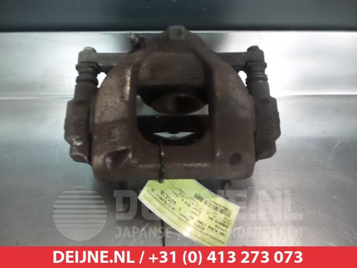 Gebrauchte Bremszange rechts vorne Toyota Avensis Wagon (T27) 1.8 16V VVT-i Preis € 50,00 Margenregelung angeboten von V.Deijne Jap.Auto-onderdelen BV