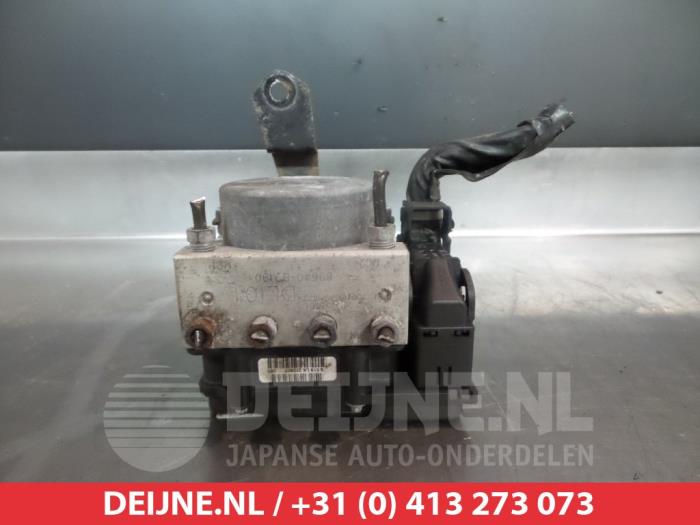 Begagnade ABS-pump Daihatsu Cuore (L251/271/276) 1.0 12V DVVT Pris € 50,00 Marginaltabell erbjuds av V.Deijne Jap.Auto-onderdelen BV