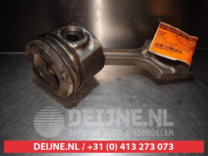 Used Piston Honda CR-V (RD5/6/7/8) 2.2 CTDi 16V Price € 50,00 Margin scheme offered by V.Deijne Jap.Auto-onderdelen BV
