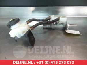 Używane Glówny cylinder hamulcowy Honda Jazz (GE6/GE8/GG/GP) 1.2 VTEC 16V Cena € 50,00 Procedura marży oferowane przez V.Deijne Jap.Auto-onderdelen BV